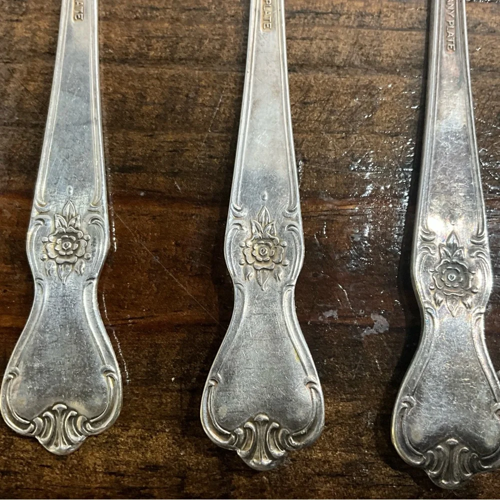 Vintage Lot of 5 Old Company Plate Spoons 3 Tablespoons 2 Teaspoons